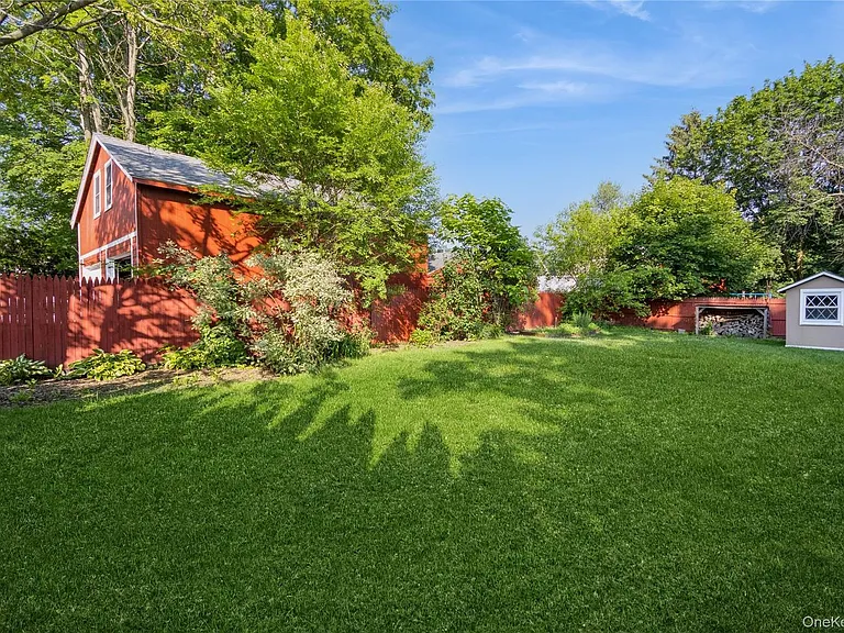 120 Verplanck Ave — Photo 38