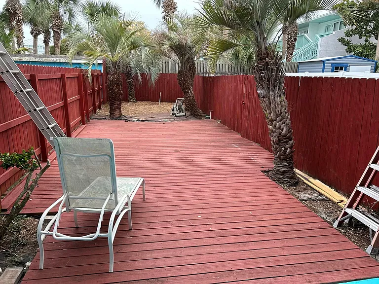 8421 Thomas Dr — Photo 7