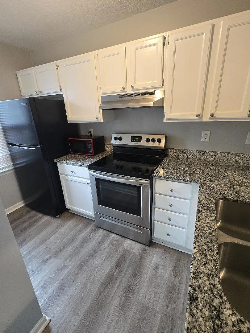 4 Providence Ct - Entire Home — Photo 2