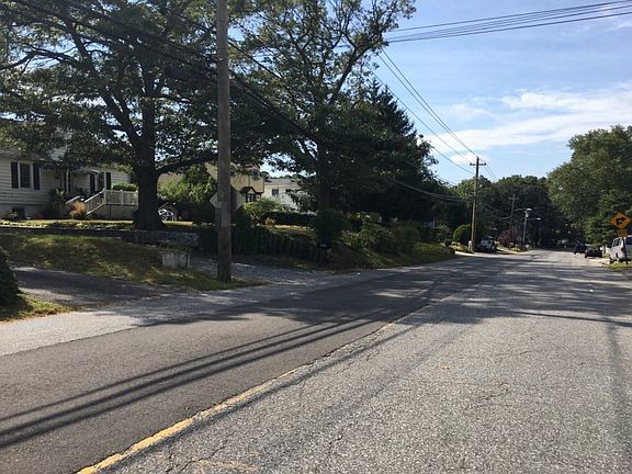 4th image of 496 Johnson Ave