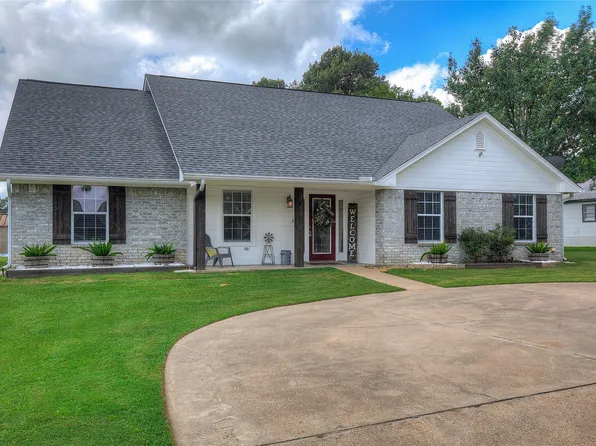 726 E Texas St, Van, TX 75790