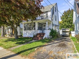 35 Van Buskirk Rd, Teaneck, NJ 07666
