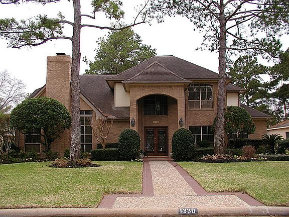 Very elegant, stately home in a fantastic neighborhood.