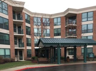 1220 Village Dr #235C, Arlington Heights, IL 60004
