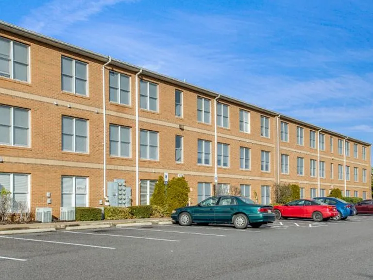 Fountainview Apartments — Photo 2