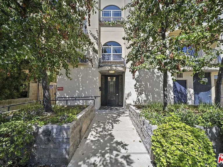 5315 Bellingham Ave #204 — Photo 1