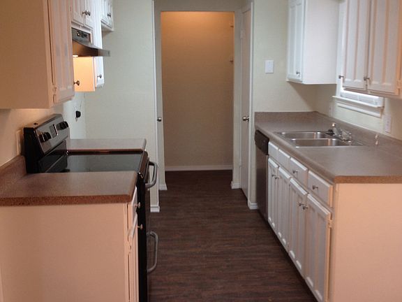 3rd image of 3603 French Wood Dr