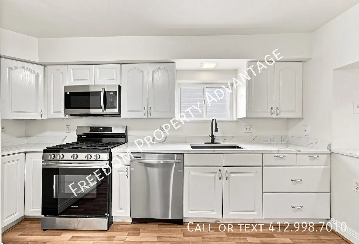 1717 Sidney St - Southside — Photo 2