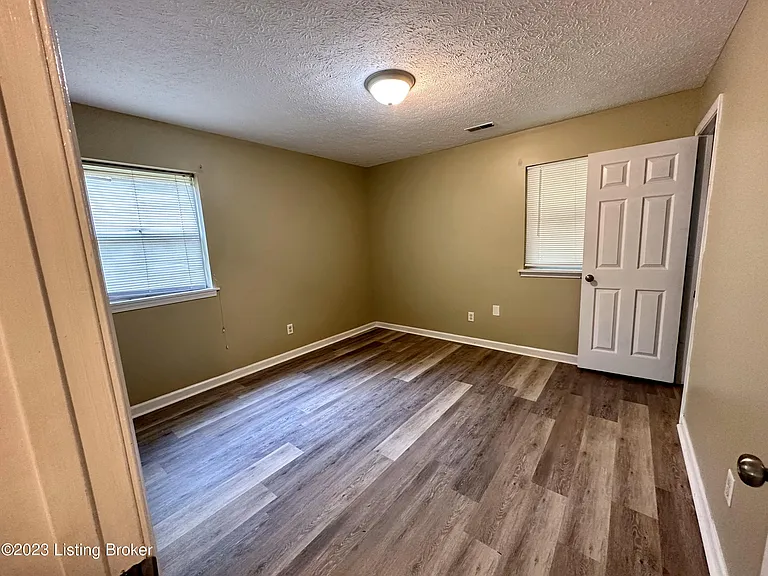 8908 Bluebell Dr — Photo 5