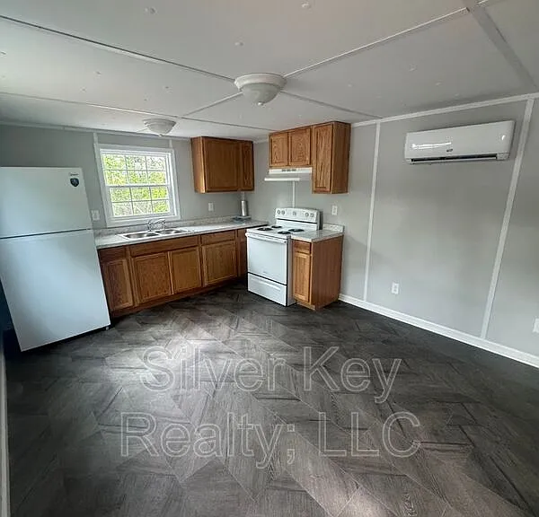 1004 S Jackson St #B10 — Photo 2