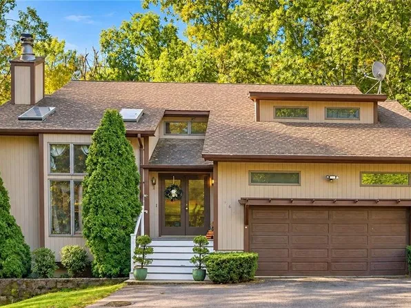 167 Fairview Ave, Hope Valley, RI 02832