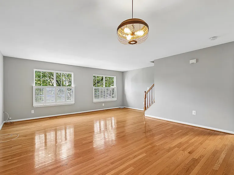 532 Kalmia Sq NE — Photo 7
