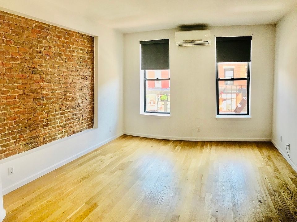 1st image of 252 Smith St #2