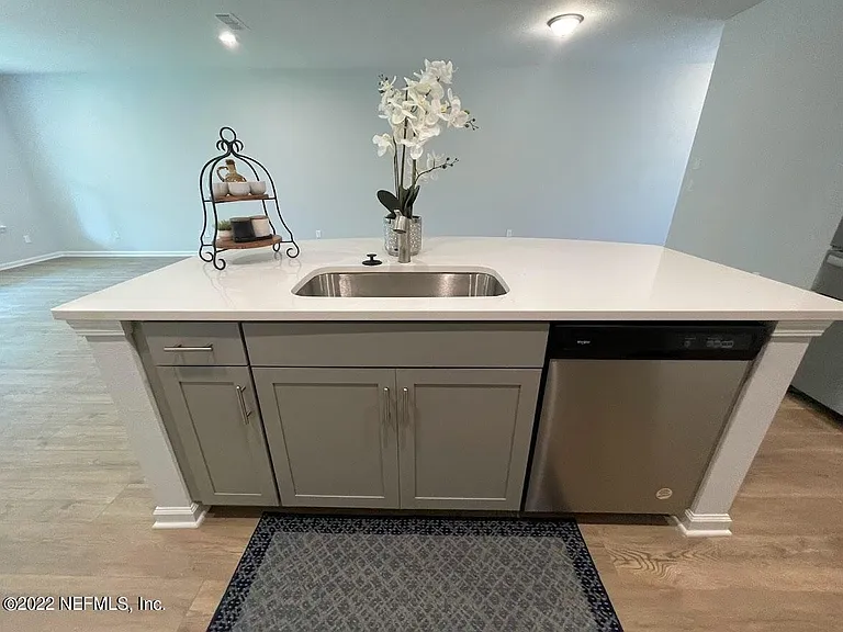 233 Charlie Way — Photo 6