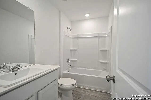 206 Charles Way — Photo 8