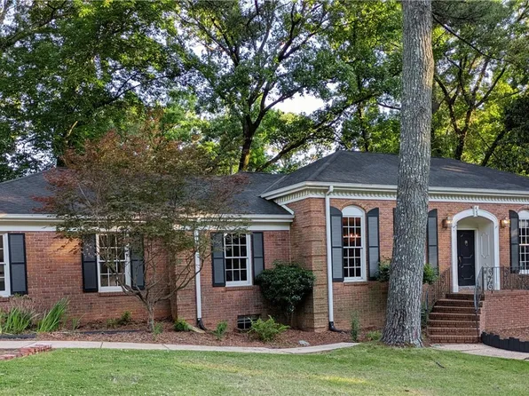 409 Woodridge Dr, Tuscaloosa, AL 35406