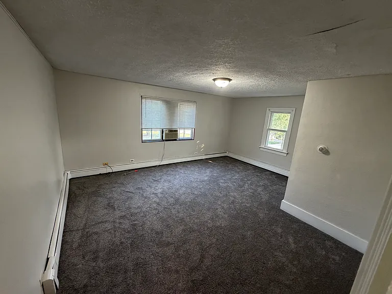 251 N Bridge St #3 — Photo 1