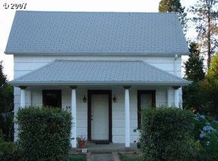 543 E Monroe St, Carlton, OR 97111