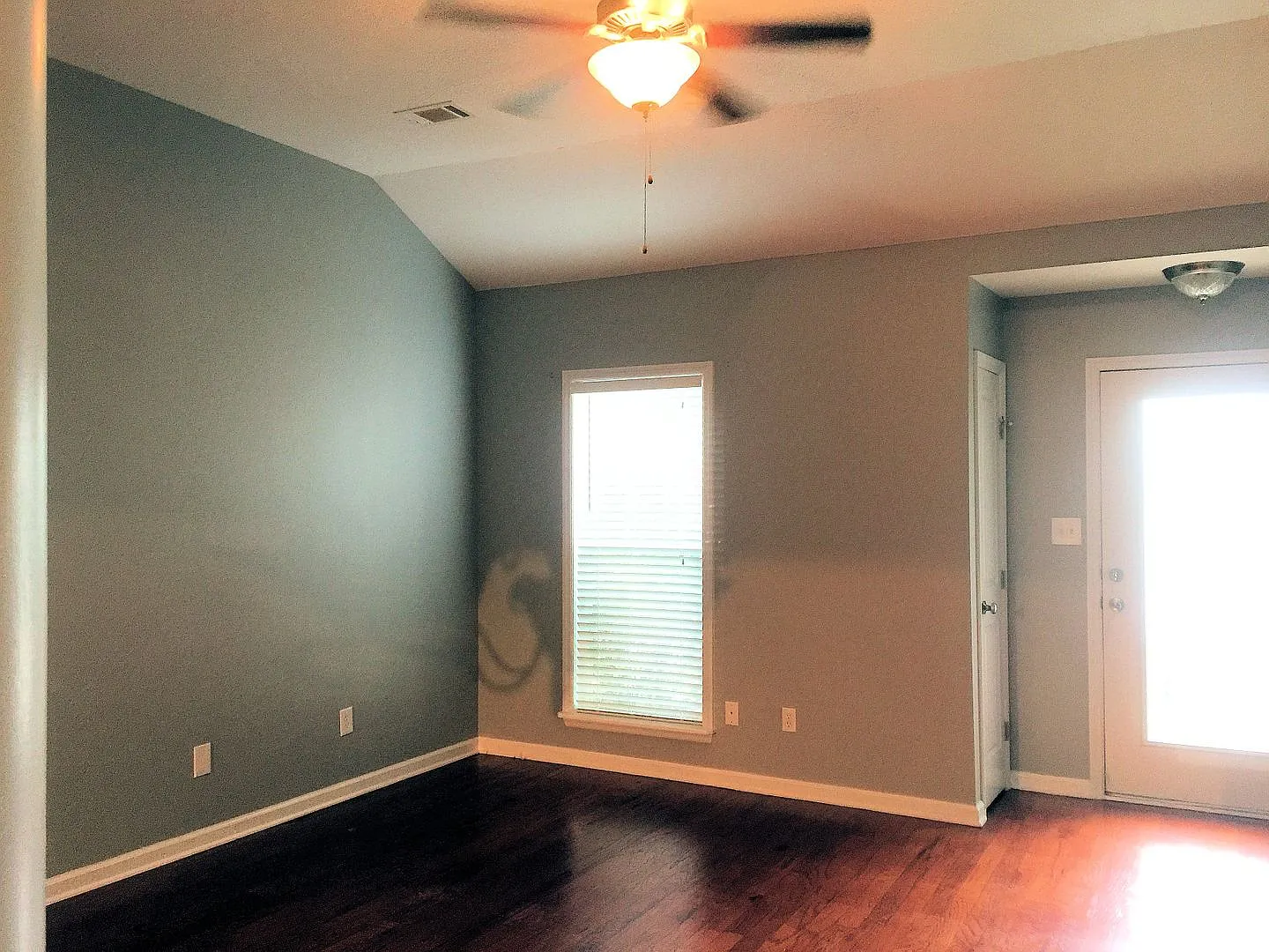 Executive Style Town Home — Photo 4