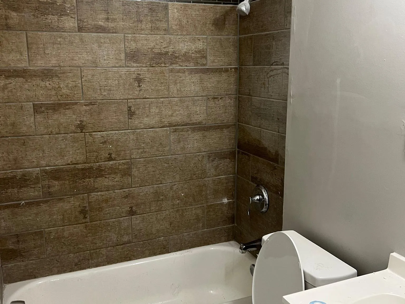 4888 Lee Ave — Photo 2