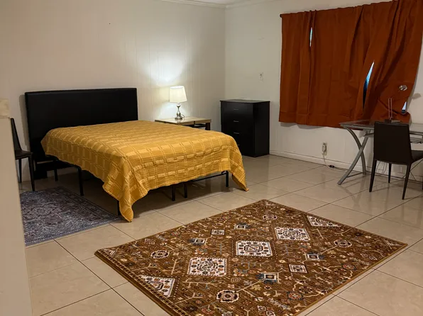 (undisclosed Address), Hallandale, FL 33009