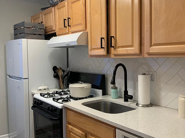 3013 Salmon St — Photo 8