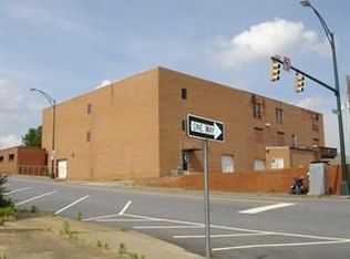 108 S Center St, Hickory, NC 28602