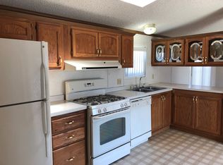 202 Springhill Dr, White Lake, MI 48386