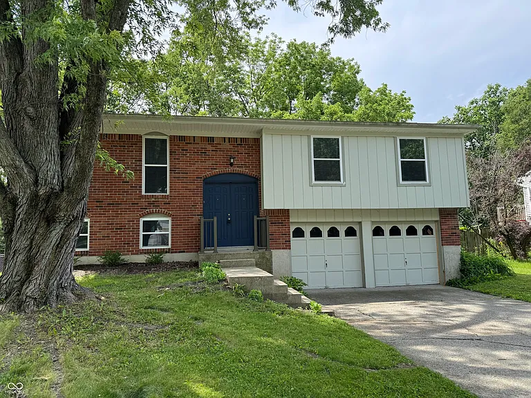 7717 Cambridge Dr — Photo 1
