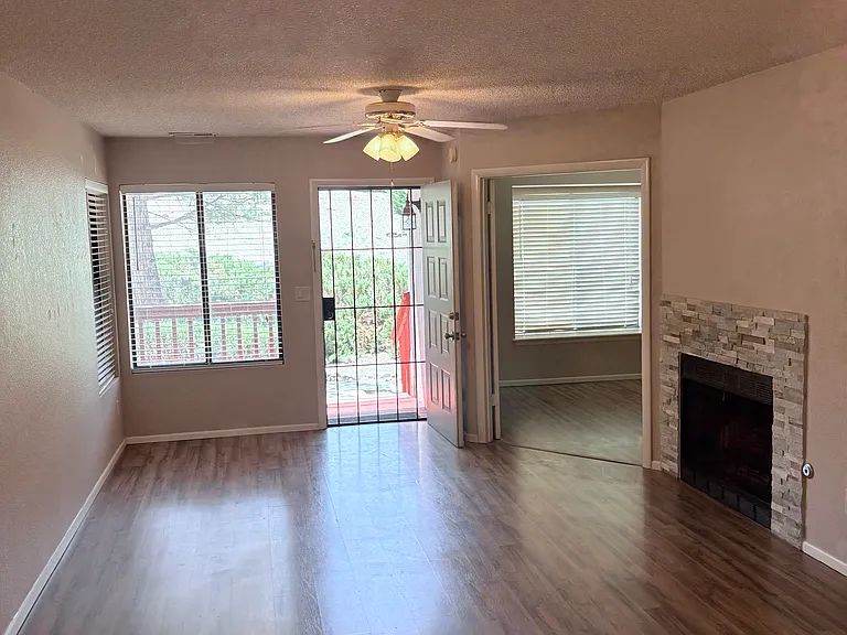 3069 Peaks View Ln #8G — Photo 2