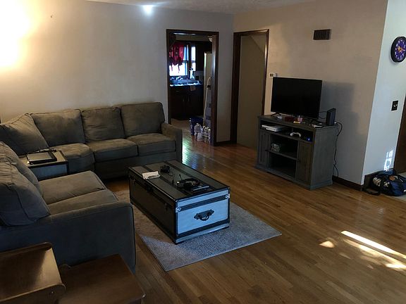 4th image of 1322 Parkwood Dr
