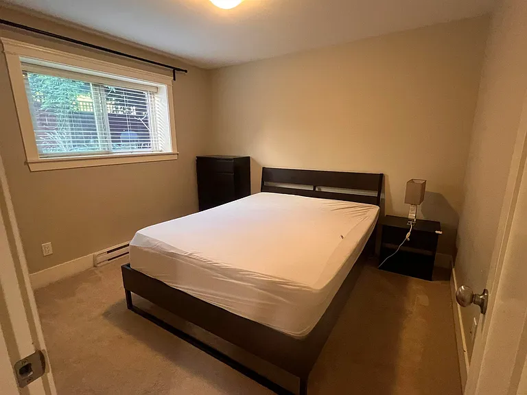 1331 Greenbank Ct #SEMI-BASEMENT — Photo 1