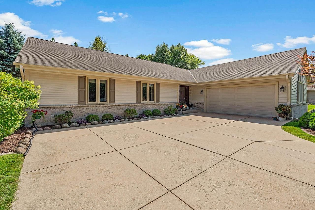 7157 West Woodbury DRIVE, Franklin, WI 53132 Zillow