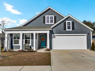 208 Sunshine Dr, Holly Ridge, NC 28445