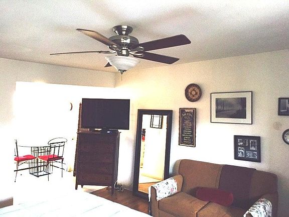 Living Room facing north