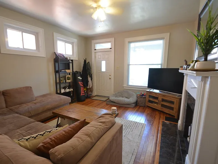 1047 Harrison Ave — Photo 4