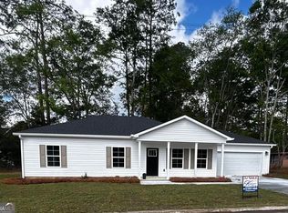 307 McLean St, Claxton, GA 30417