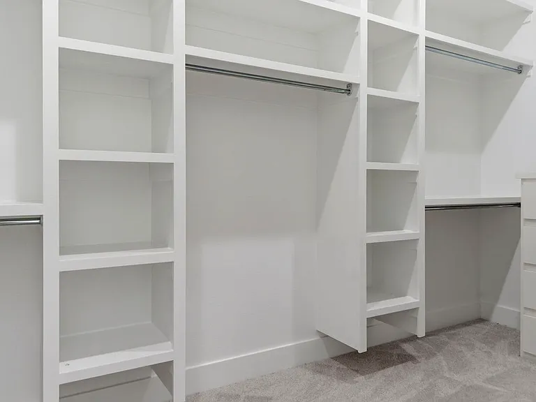 421 Hedge Dr — Photo 12