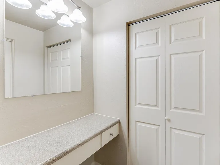 1116 W Lilley Ave — Photo 36