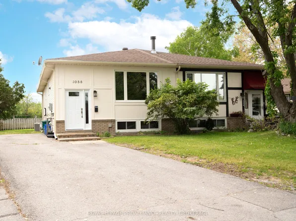 1088 Pinewood Pl, Kingston, ON K7P 1L1