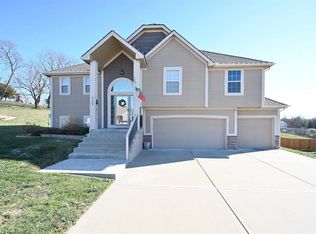 13405 N Bedford Falls Rd, Platte City, MO 64079
