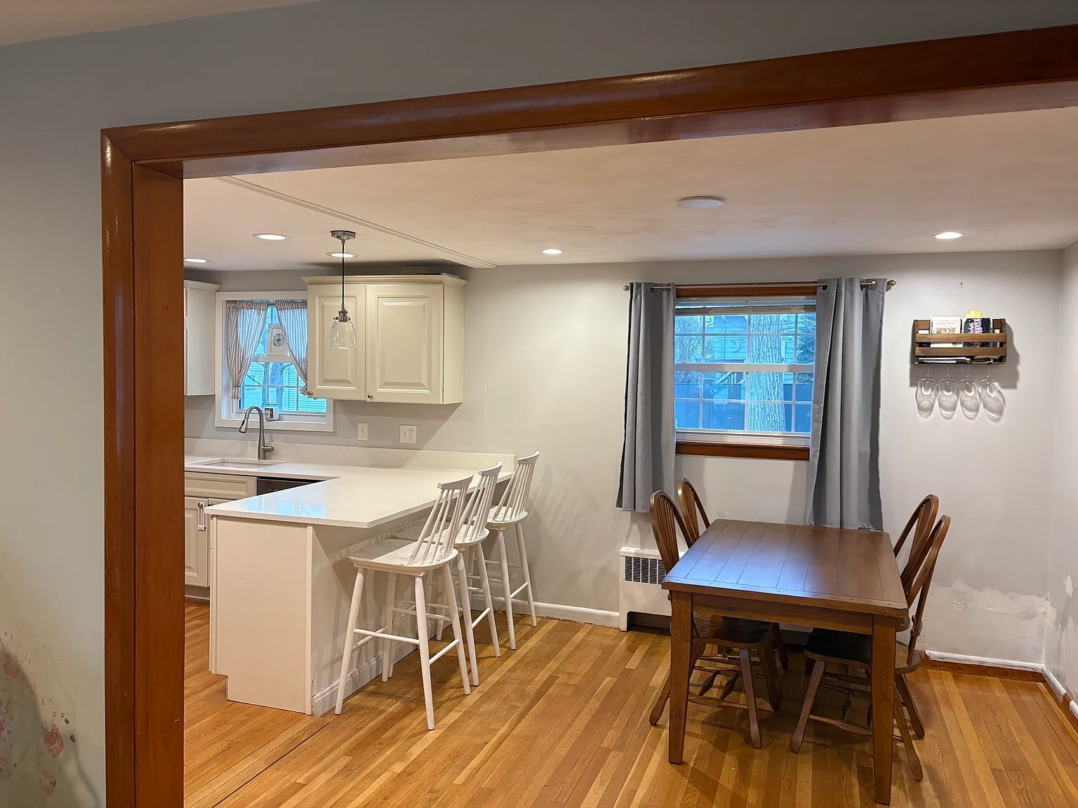 3 bed, 1.5 bath, 1500 sqft, $4,500 — Photo 3