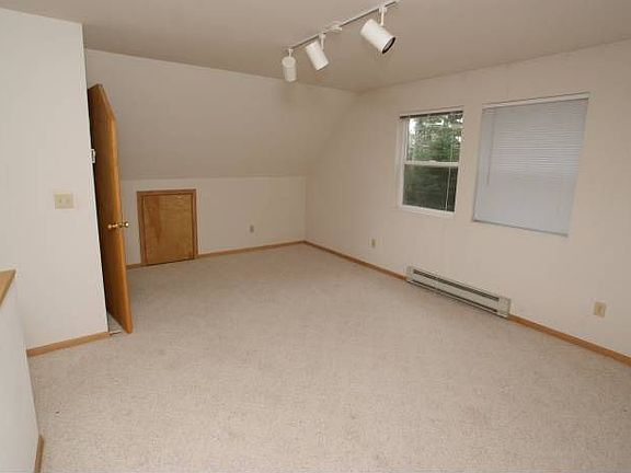 4th image of 831 Duck Lake Dr SE