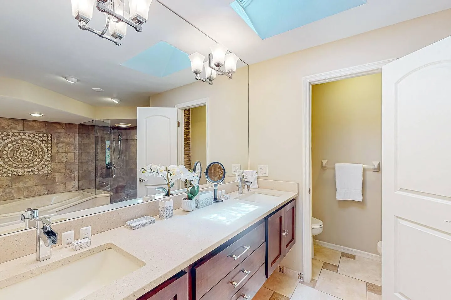 16004 Amberly Dr — Photo 4