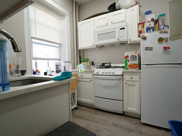 79 Gordon St, Brighton, MA