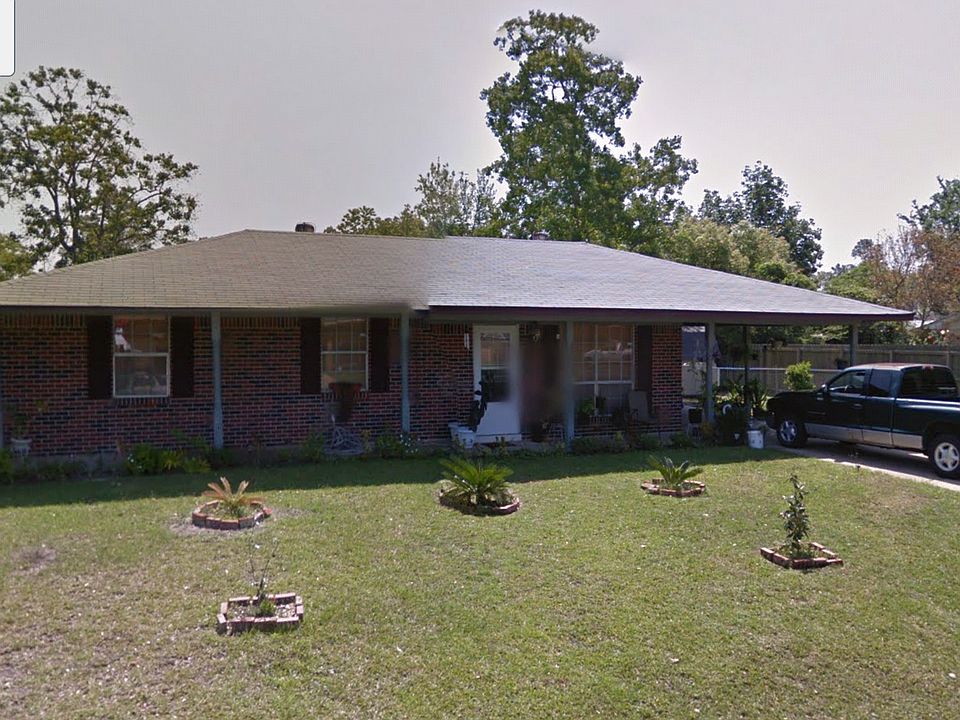 1st image of 11 Yorkshire Pkwy