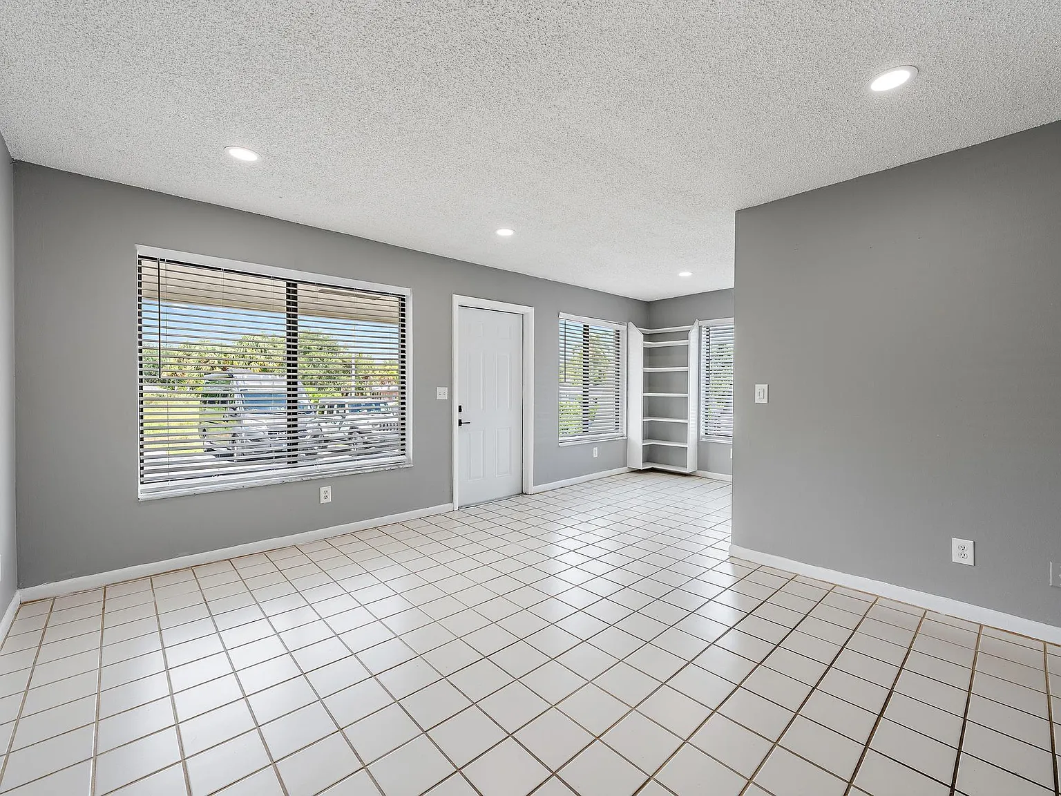 1 bed, 1.0 bath, 880 sqft, $1,950 — Photo 3