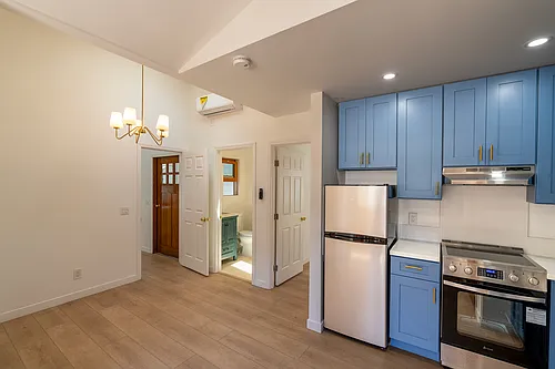 355 N Colorado Pl #1/2 Photo 1