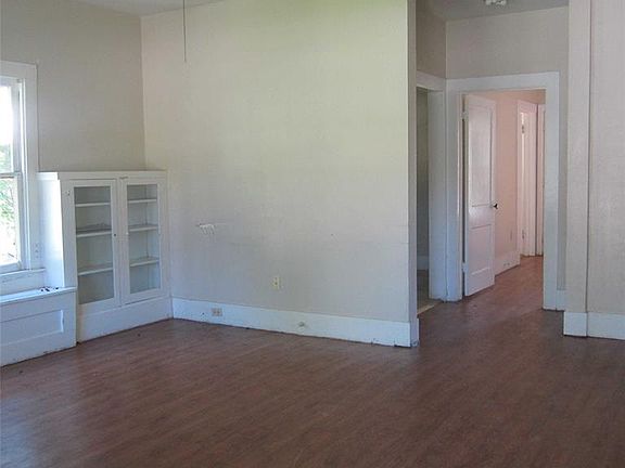 2nd image of 1347 Jeanette St