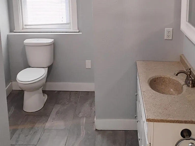 424 Charles Ave SE — Photo 9